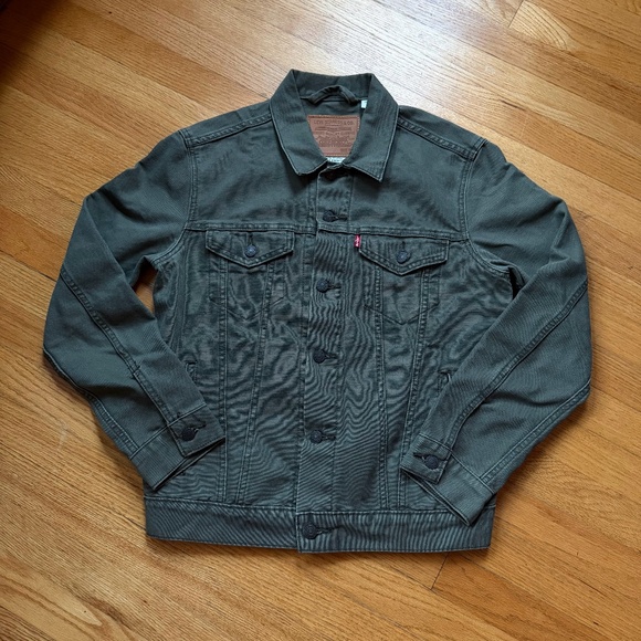 Levi's Premium Trucker Jacket in Olive Night Canvas - Picture 2 of 4